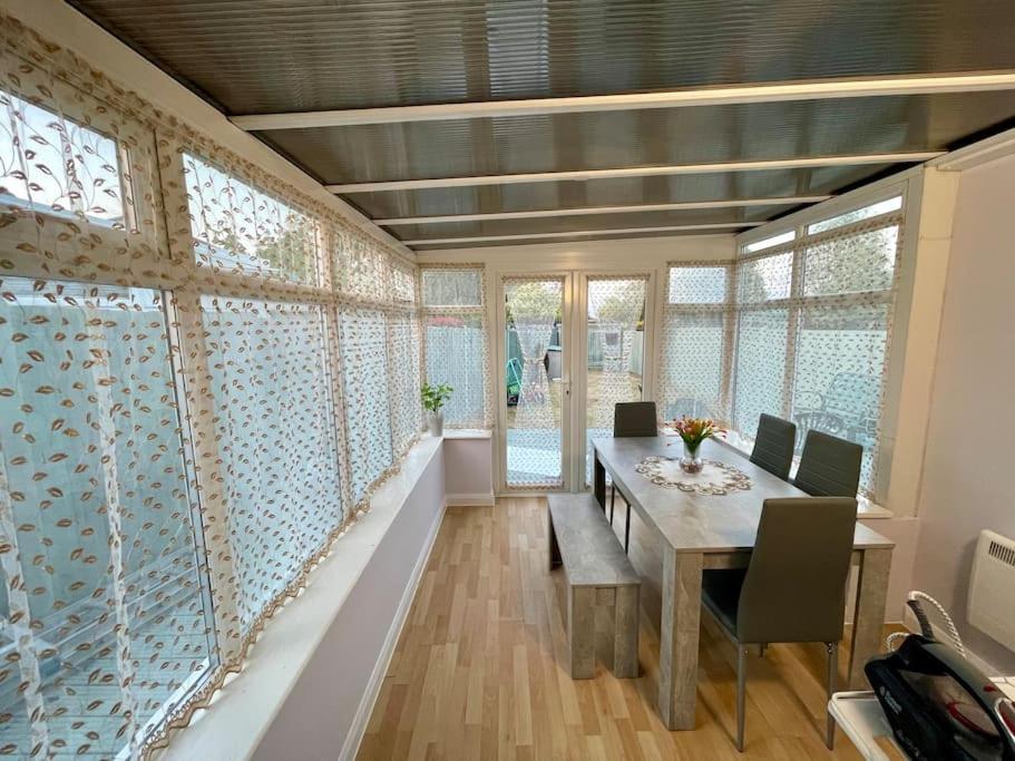 Villa Semi Detached House In *