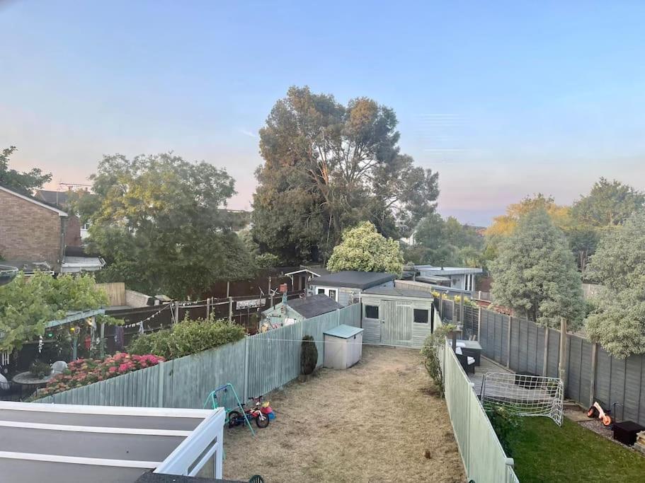Semi Detached House In Aldershot