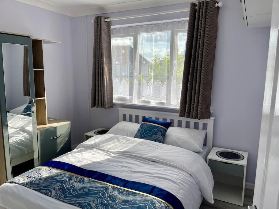 Semi Detached House In Aldershot