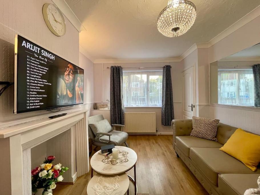 Semi Detached House In Villa Aldershot