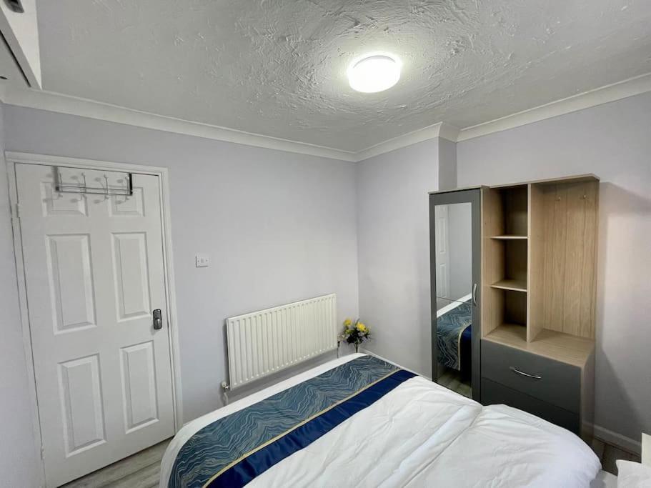 Villa Semi Detached House In *