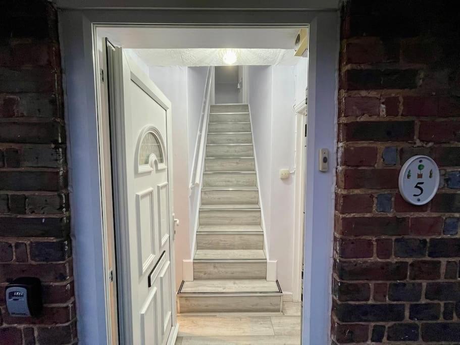 Semi Detached House In *